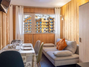 Appartement rénové Val Thorens - 4 pers, 2 chambres, balcon, plein cœur, proximité pistes, commerces - FR-1-637-35